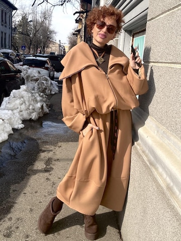 IUnique - Chaqueta de entretiempo 'Urban Volume' en beige