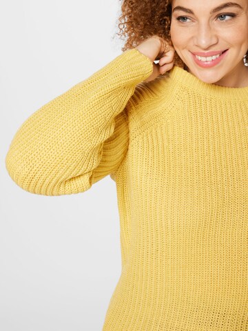 ONLY Carmakoma Sweter 'Elyssa' w kolorze żółty