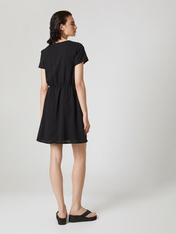 Robe 'Marou' A LOT LESS en noir