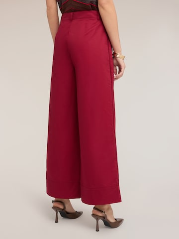 Wide leg Pantaloni di MOTIVI in rosso