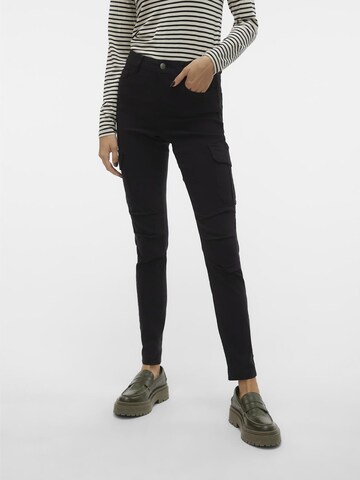 VERO MODA Regular Cargo trousers 'DEBBIE' in Black