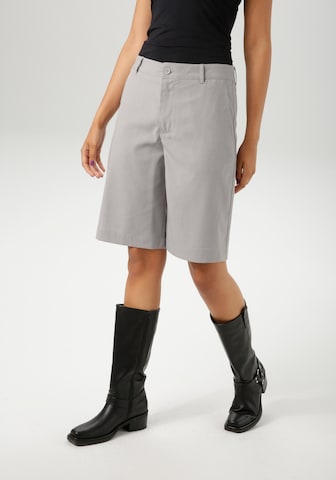 Aniston CASUAL Regular Shorts in Grau: Vorderseite