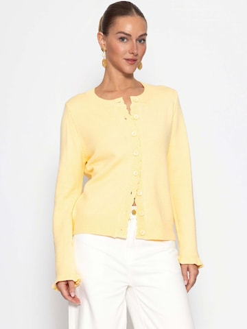 SASSYCLASSY Strickjacke‌ in Gelb: Vorderseite