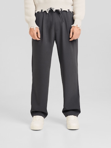 Loosefit Pantaloni con pieghe di Bershka in grigio: frontale