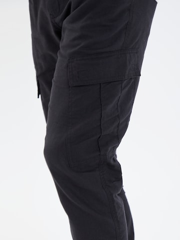 Threadbare Flared Cargo trousers 'Gordon' in Black