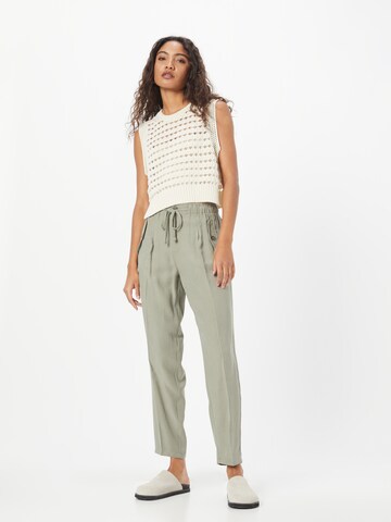 Regular Pantalon à plis Stitch and Soul en vert