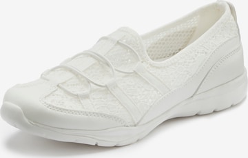 Chaussure basse LASCANA en blanc : devant