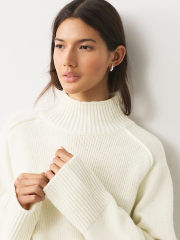 Next Svetr – béžová