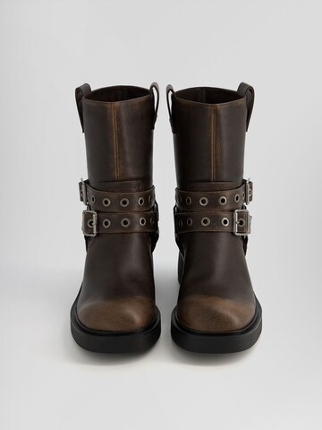 Bershka Boots in Bruin