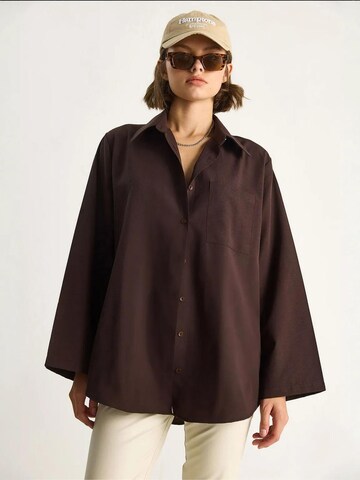 Bianco Lucci Blouse in Bruin: voorkant