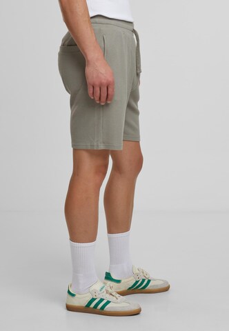Urban Classics Свободный крой Штаны в Зеленый