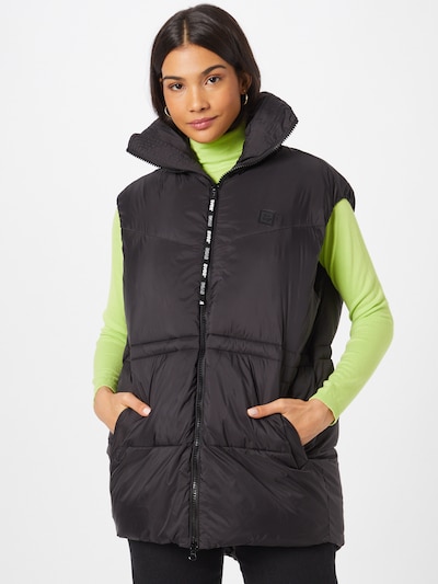 SVEA Vest 'Generous' in Black, View model