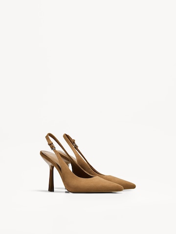 Escarpins à bride arrière Bershka en marron