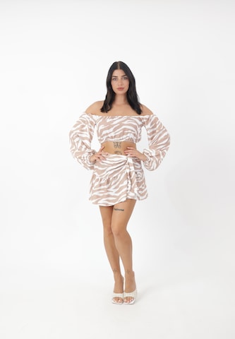 Elara Skirt in White: front