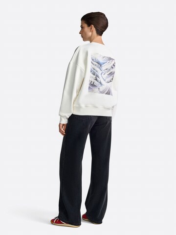 Sweat-shirt Rich & Royal en blanc