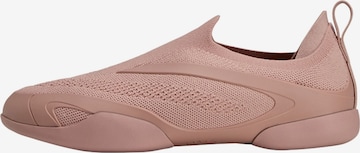 ADIDAS BY STELLA MCCARTNEY - Calzado deportivo 'Taekwondo' en marrón: frente