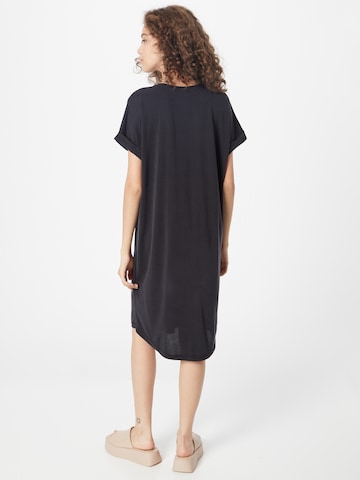 Rochie 'Kajsa' de la CULTURE pe negru