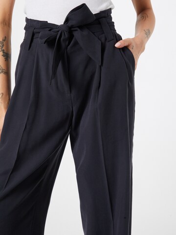 Wide leg Pantaloni con piega frontale di ESPRIT in nero