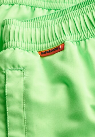 Shorts de bain Superdry en vert