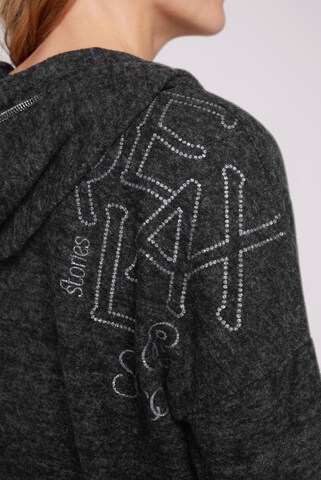Soccx Kapuzenpullover aus Flauschstrick in Schwarz