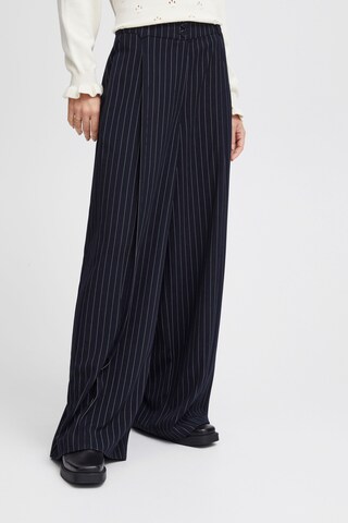 Atelier Rêve Wide leg Pleat-Front Pants 'Farah' in Blue: front