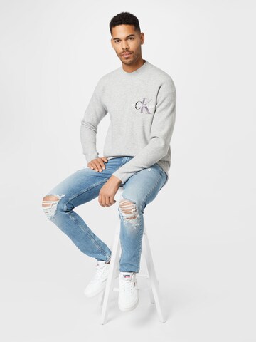 Calvin Klein Jeans Pullover in Grau