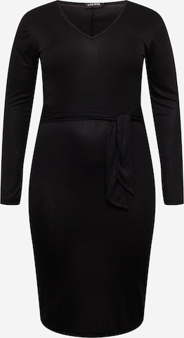 In The Style Curve Dress 'CARYS WHITTAKER' in Black: front