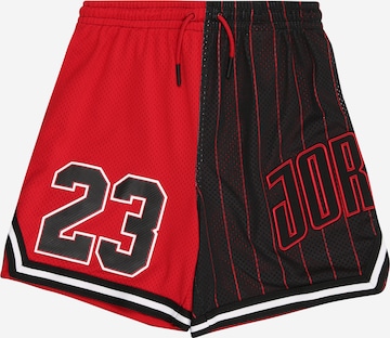 Jordan Regular Shorts in Rot: Vorderseite