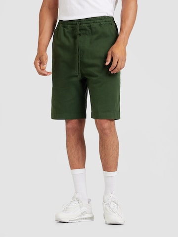 Carhartt WIP Regular Short 'Floyde' in Grün: Vorderseite