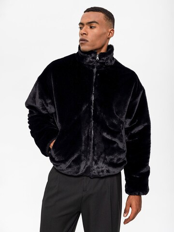 Antioch Between-season jacket in Black: front