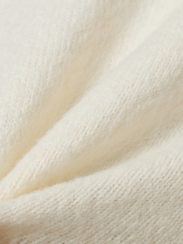Marie Lund Knitted Coat in Beige
