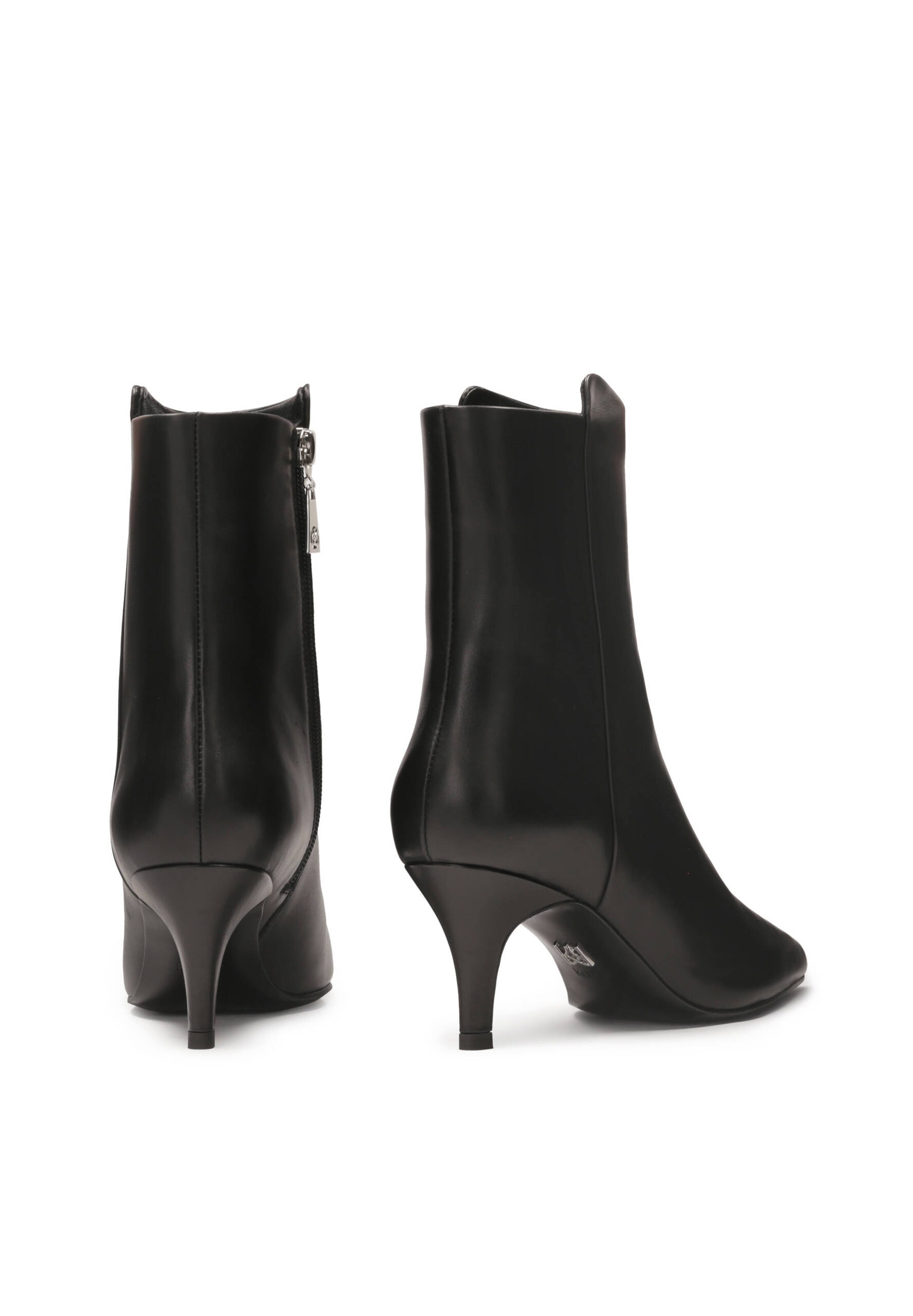 Kazar Къси ботуши в черно