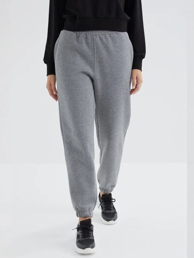 Tommy Life Broek in 40 in de kleur Lichtgrijs, Productweergave
