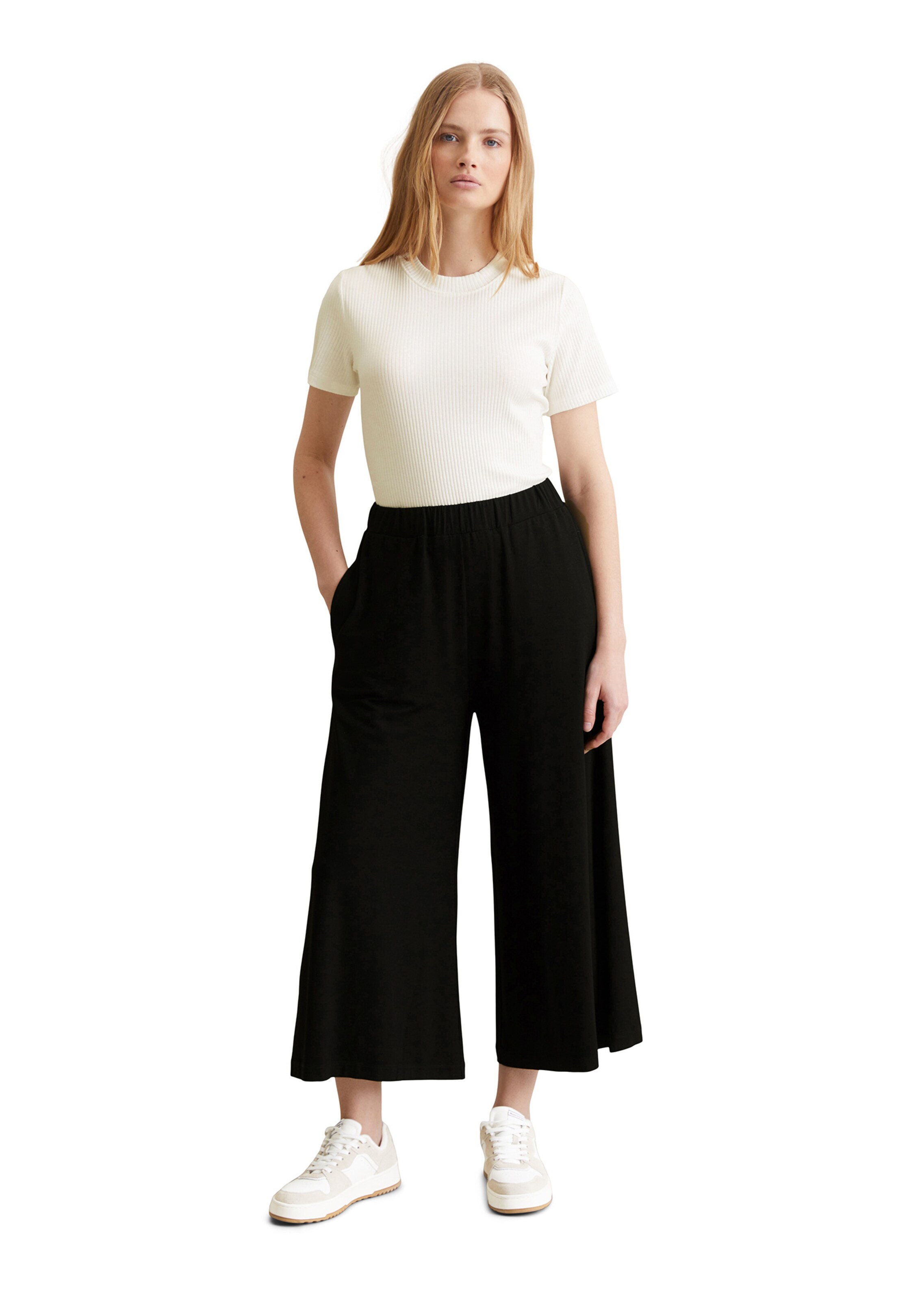 Marc O'Polo DENIM Loosefit Hose in Schwarz: Vorderseite