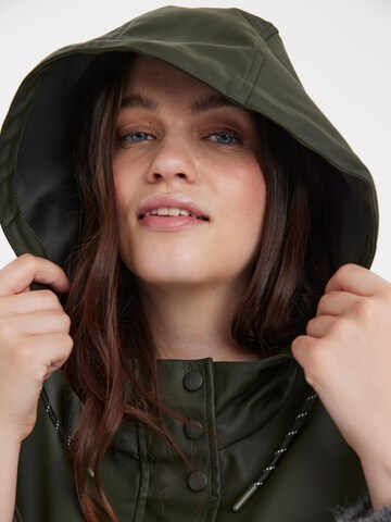 Vero Moda Curve Weatherproof jacket in Green