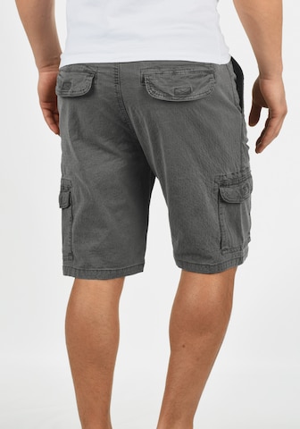 INDICODE JEANS Regular Cargoshorts 'Frances' in Grau