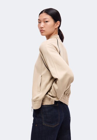 Karl Lagerfeld Collegetakki 'IKON' värissä beige