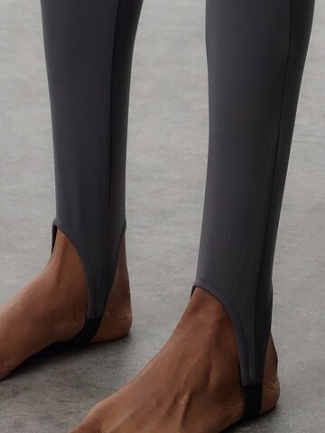 Trendyol Skinny Leggings i grå