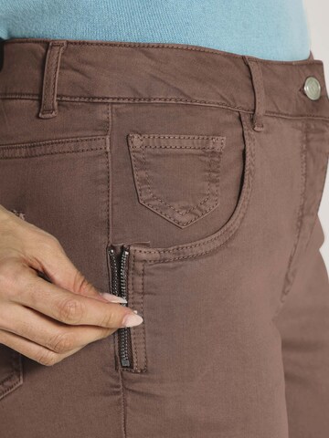 Effilé Pantalon MADELEINE en marron