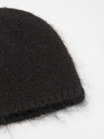 Pull&Bear Mütze in Schwarz