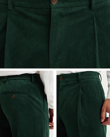 Slimfit Pantaloni di WE Fashion in verde