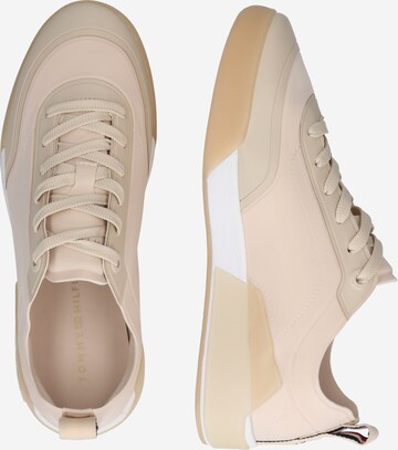 TOMMY HILFIGER Sneaker in Beige