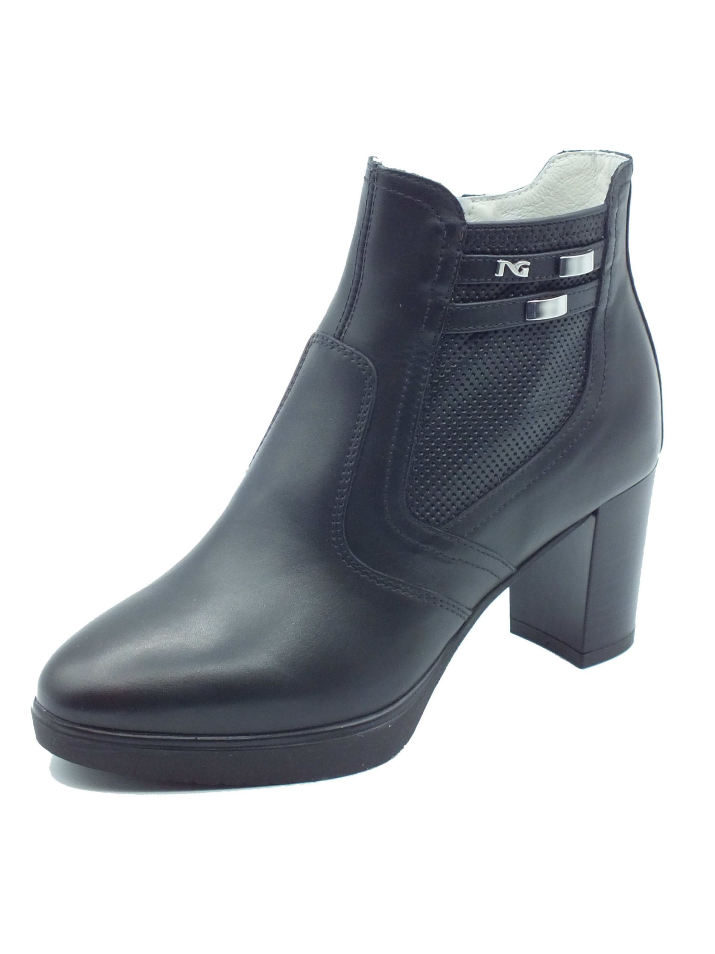 Bottines 'Nero Giardini Tronchetti con tacco Donna E615080D Nero pelle nero' Nero Giardini en noir : devant