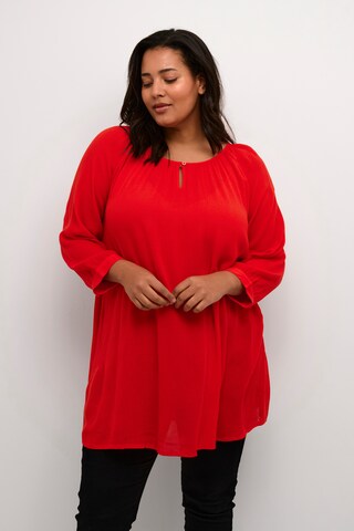 Tunica 'Cami' di KAFFE CURVE in rosso: frontale
