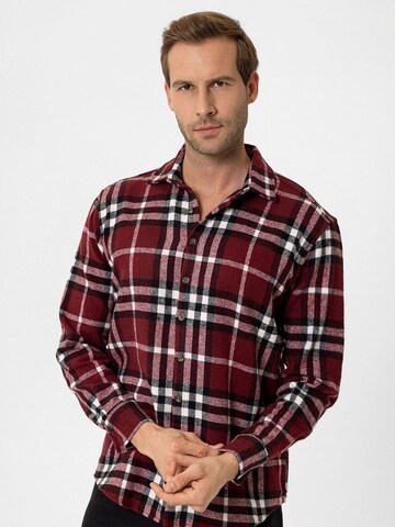 Moxx Paris - Ajuste regular Camisa 'Jules' en rojo