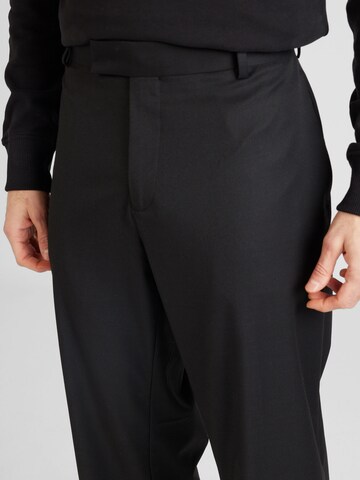 TOPMAN Regular Pants in Black