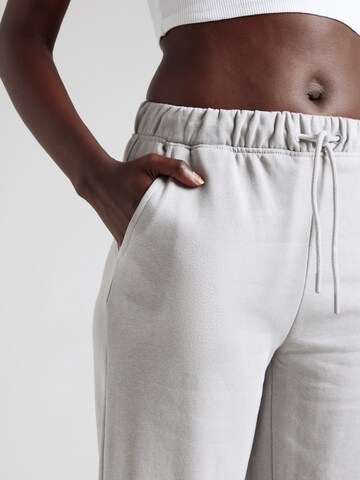 Loosefit Pantalon de sport 'ONPBLOW' ONLY PLAY en gris