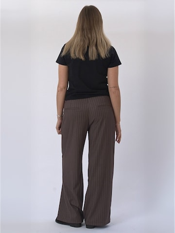 Regular Pantaloni ' Paloma ' de la TEESHOPPEN pe maro