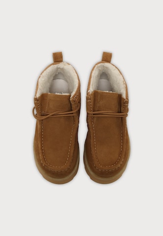 Clarks Originals Μποτάκι με κορδόνια 'MeareWalla' σε καφέ