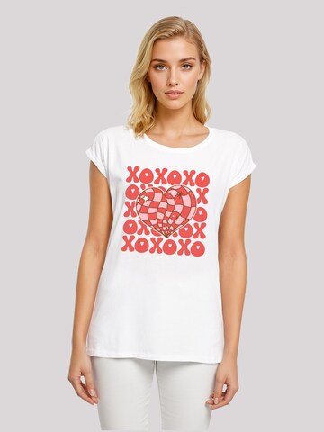 T-shirt 'XOXO Herz Love' F4NT4STIC en blanc : devant